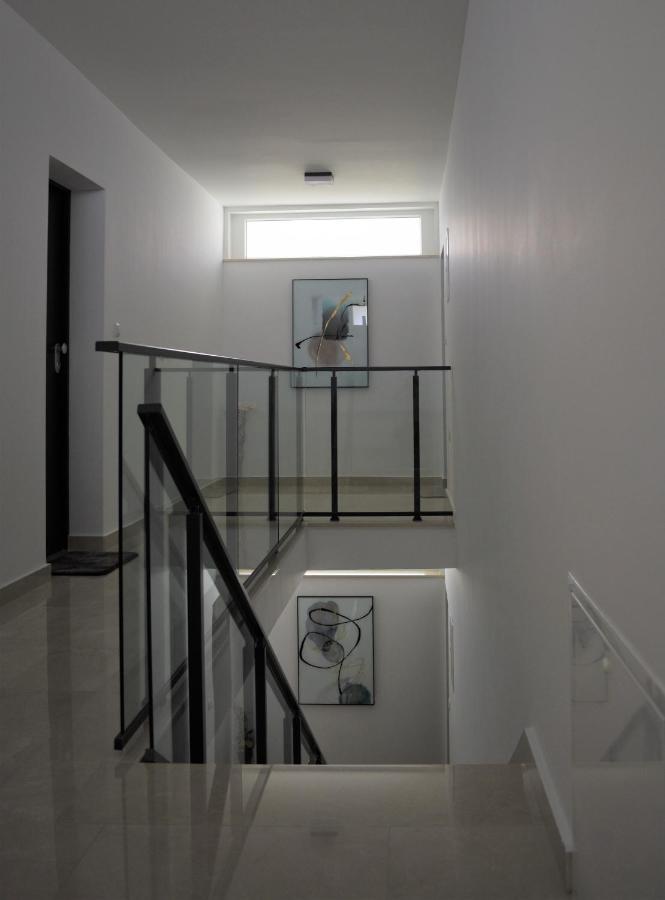 שיבניק Apartments Rena מראה חיצוני תמונה